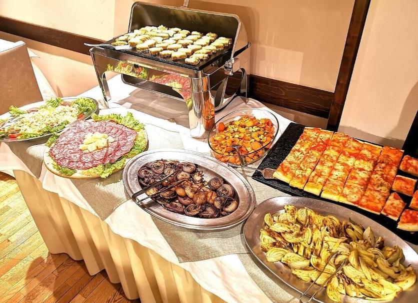 Buffet Photo