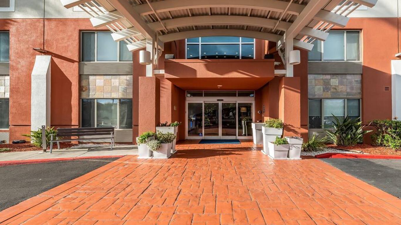 Holiday Inn Express Fremont-Milpitas Central, An IHG Hotel