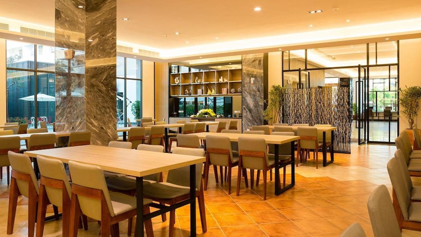 V-Hotel