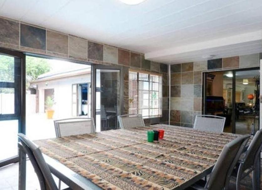 Dining room Photo