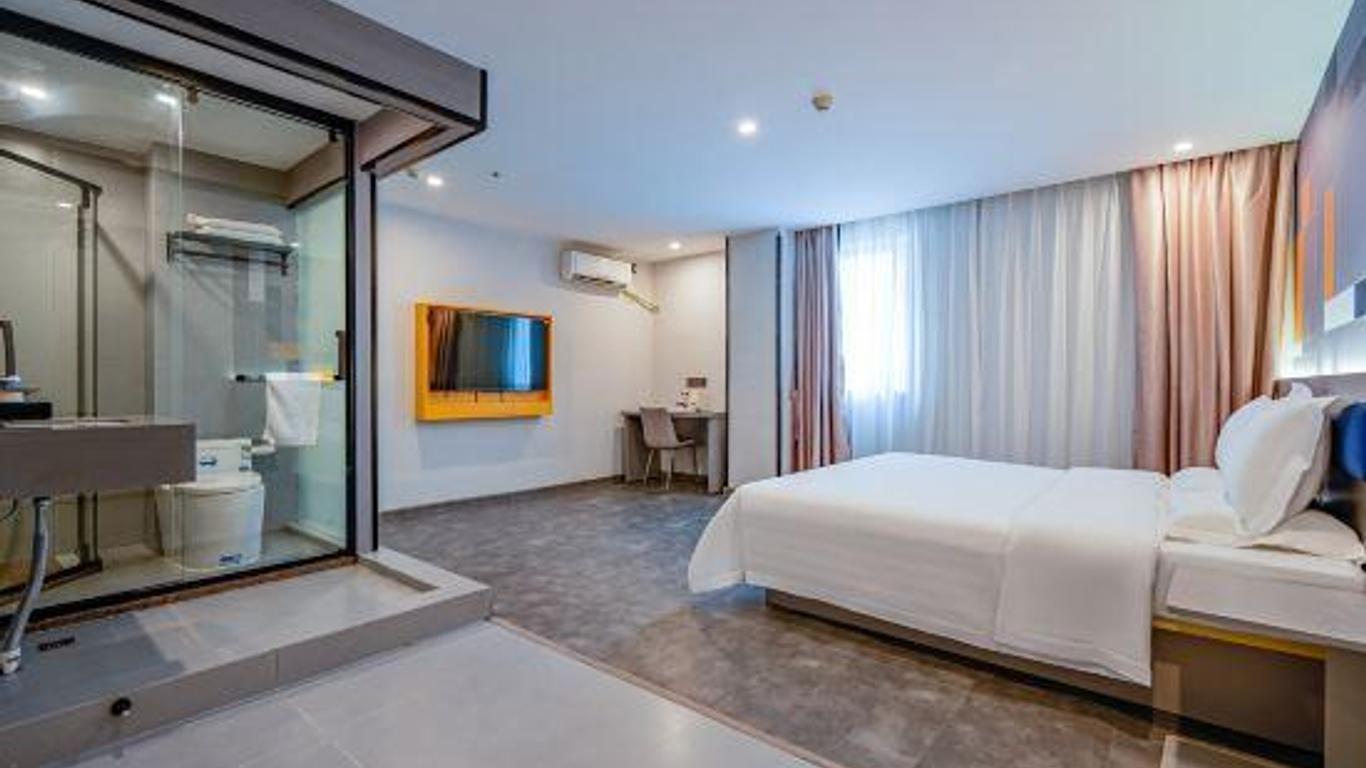 7 Days Hotel