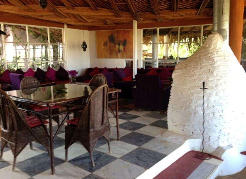 Dining room Photo