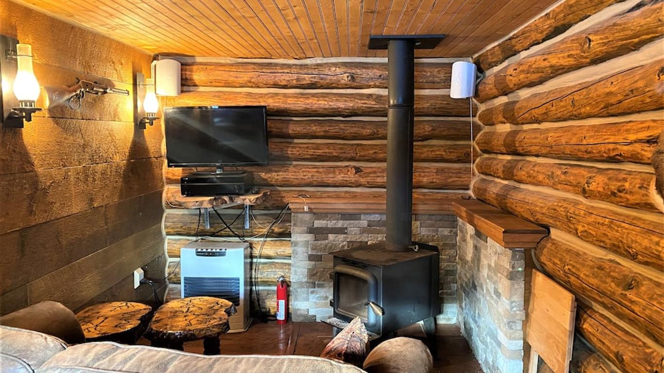 Alaska Creekside Cabins