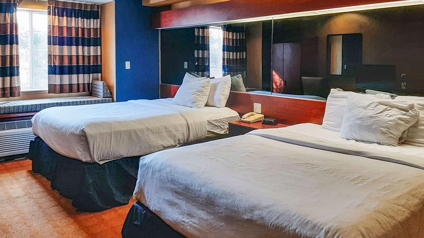 Starkville Inn and Suites