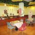 Home Inn Da Mu Qiao Shanghai hotel breakfast room with tables and chairs