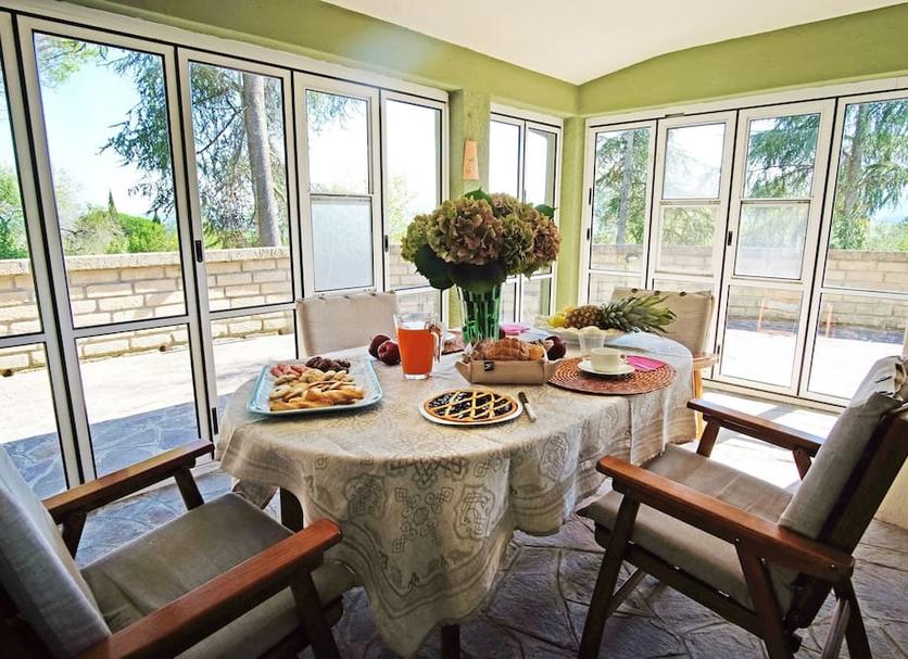 Dining room Photo