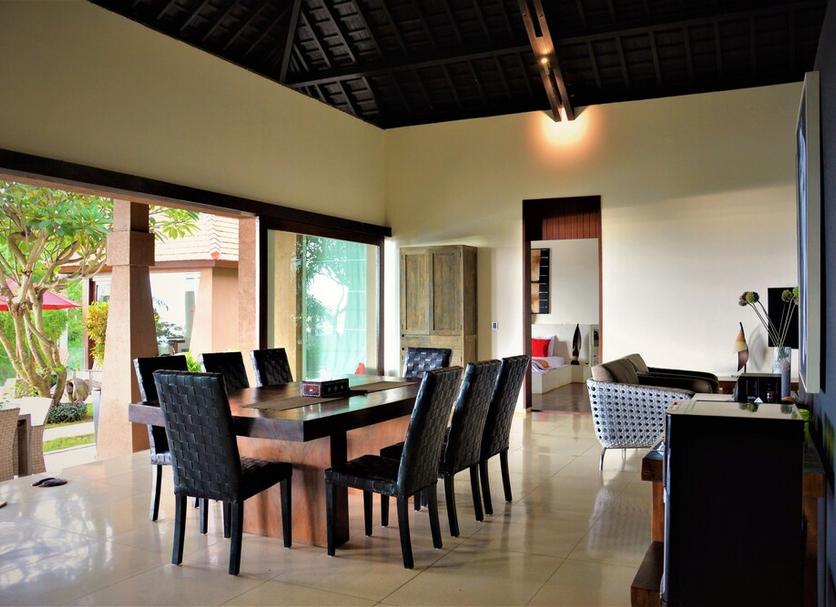 Dining room Photo