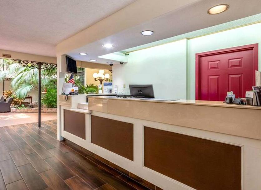 Front desk Photo