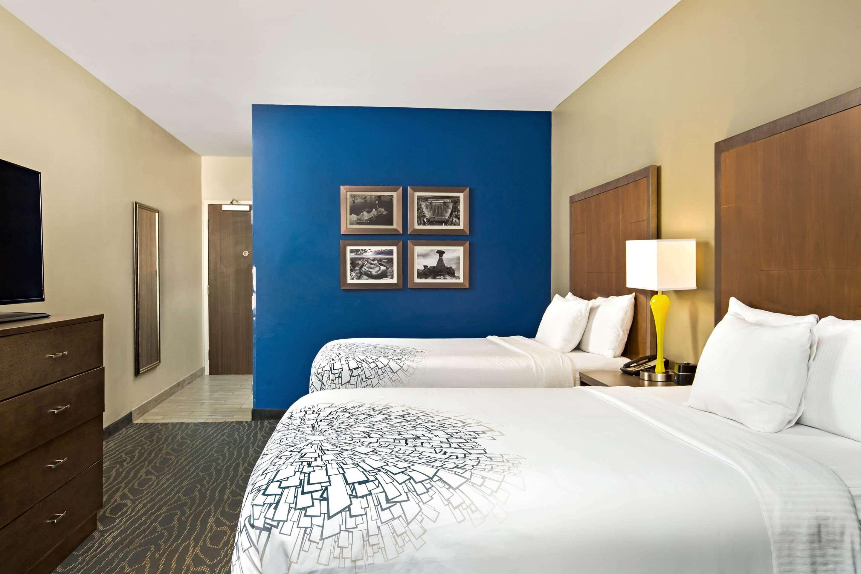 la quinta inn pillows