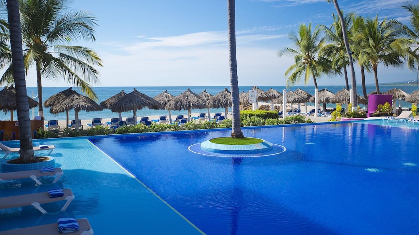 Crown Paradise Club Puerto Vallarta from $106. Puerto Vallarta Hotel Deals  & Reviews - KAYAK