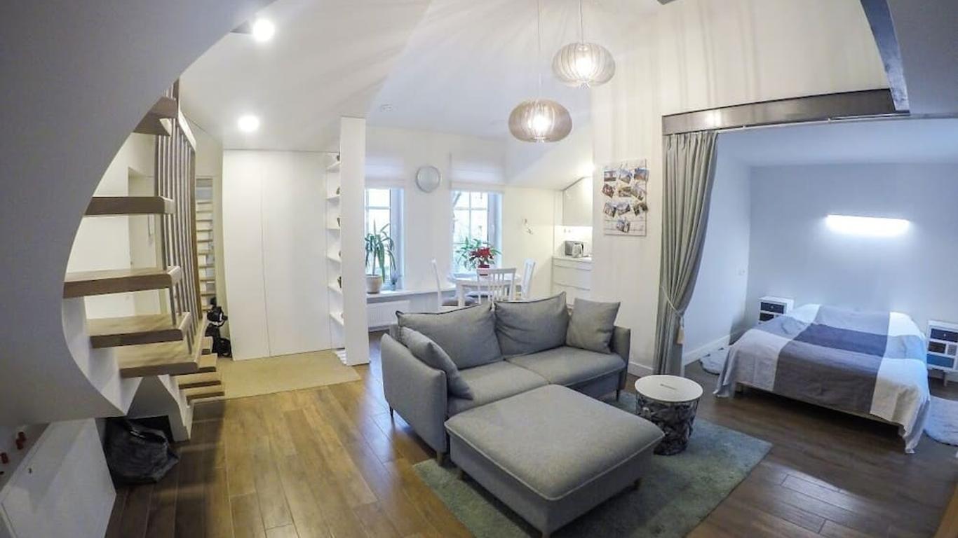 3 Bedroom Apartment 24h self check in, free parking, Ac, fireplace