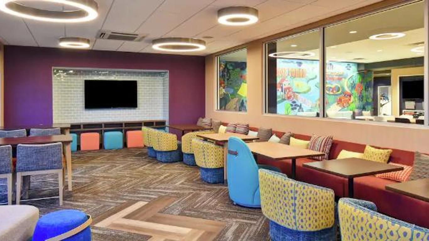 Tru by Hilton Chesterfield Township Detroit