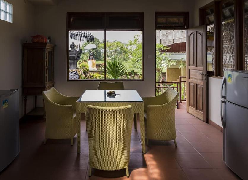 Dining room Photo