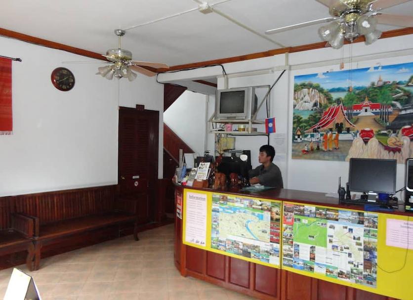 Front desk Photo