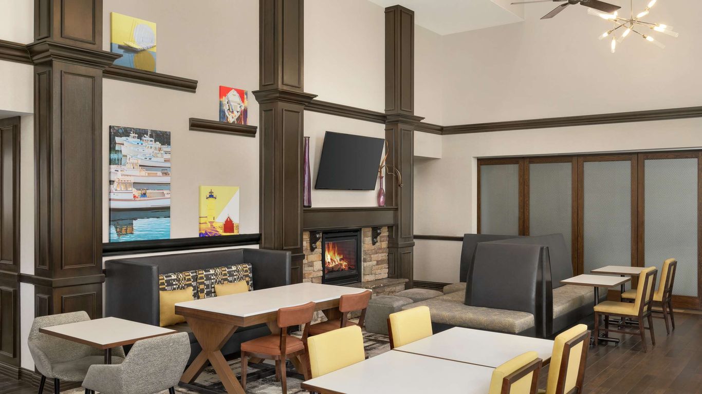 Hampton Inn & Suites Exeter from $110. Exeter Hotel Deals & Reviews - KAYAK