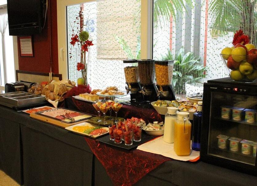 Buffet Photo
