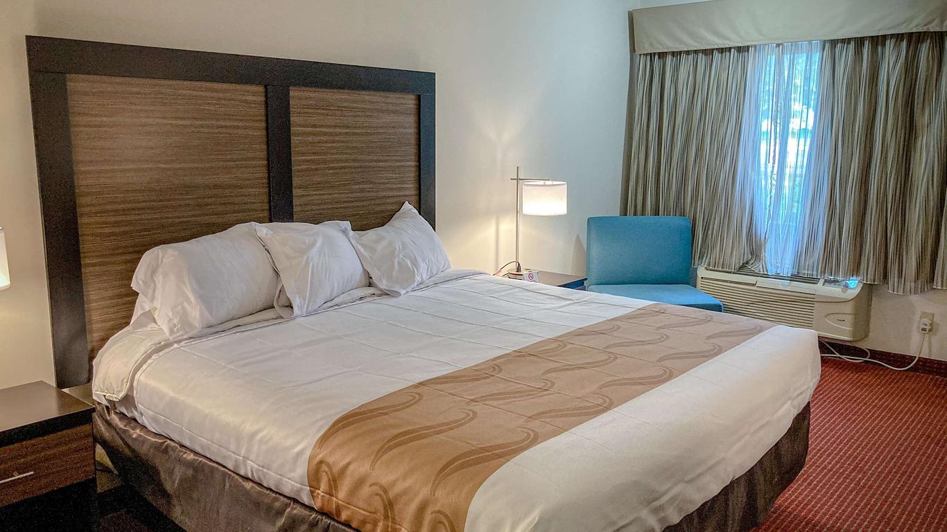 Motel 6 Elkhart In