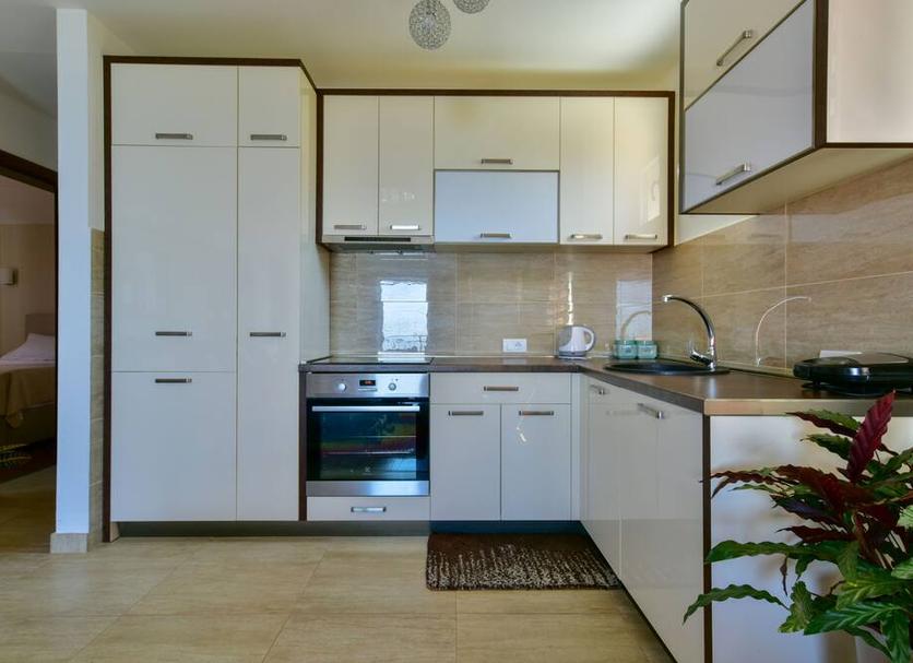 Kitchen Photo