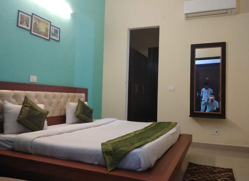 Bedroom Photo