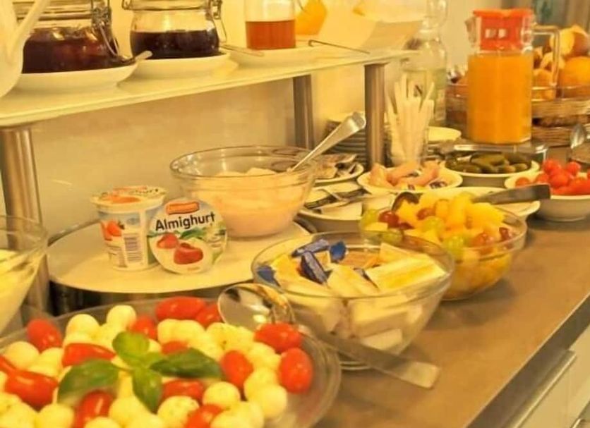 Buffet Photo