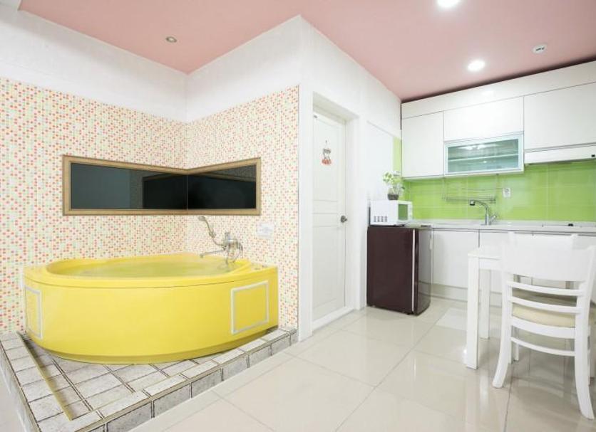 Kitchen Photo