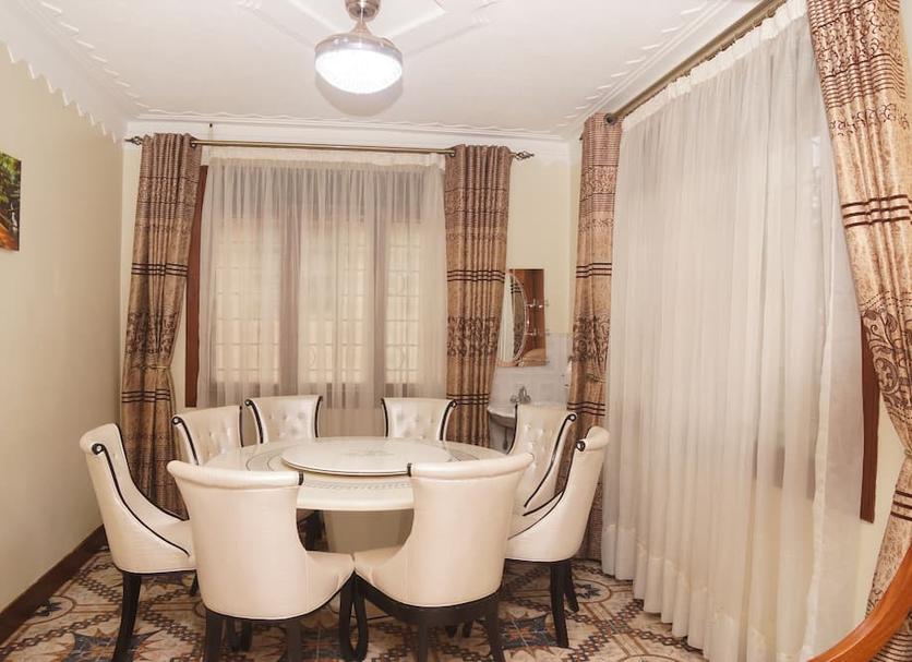 Dining room Photo