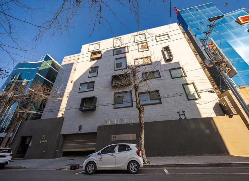 Building Photo