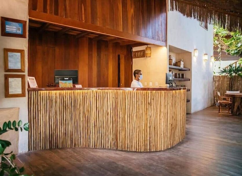Front desk Photo