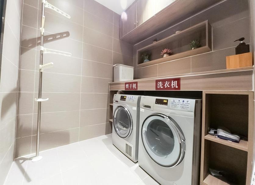 Laundry facility Photo