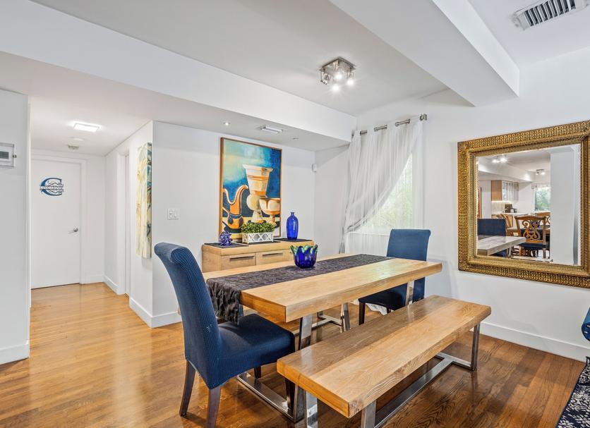 Dining room Photo