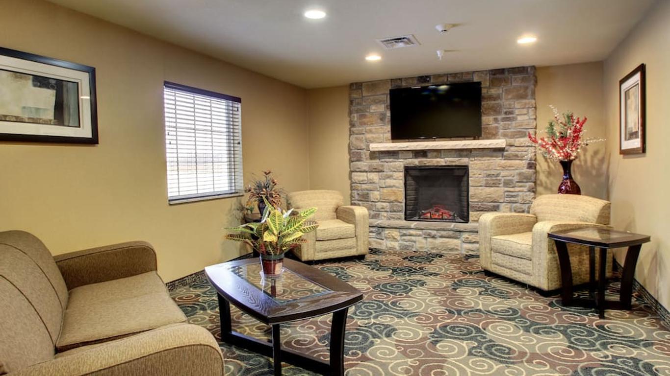 Cobblestone Hotel & Suites - Charlestown
