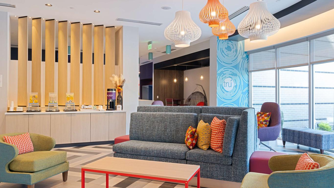 Tru by Hilton Atlanta Airport College Park