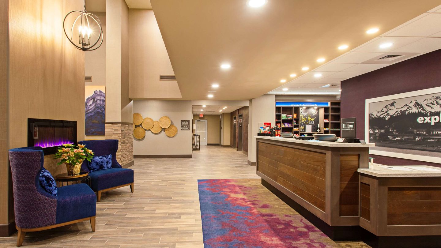 Hampton Inn & Suites Leavenworth from 104. Leavenworth Hotel Deals