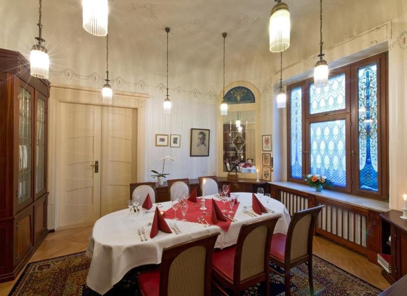 Dining room Photo