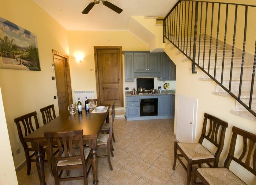 Dining room Photo