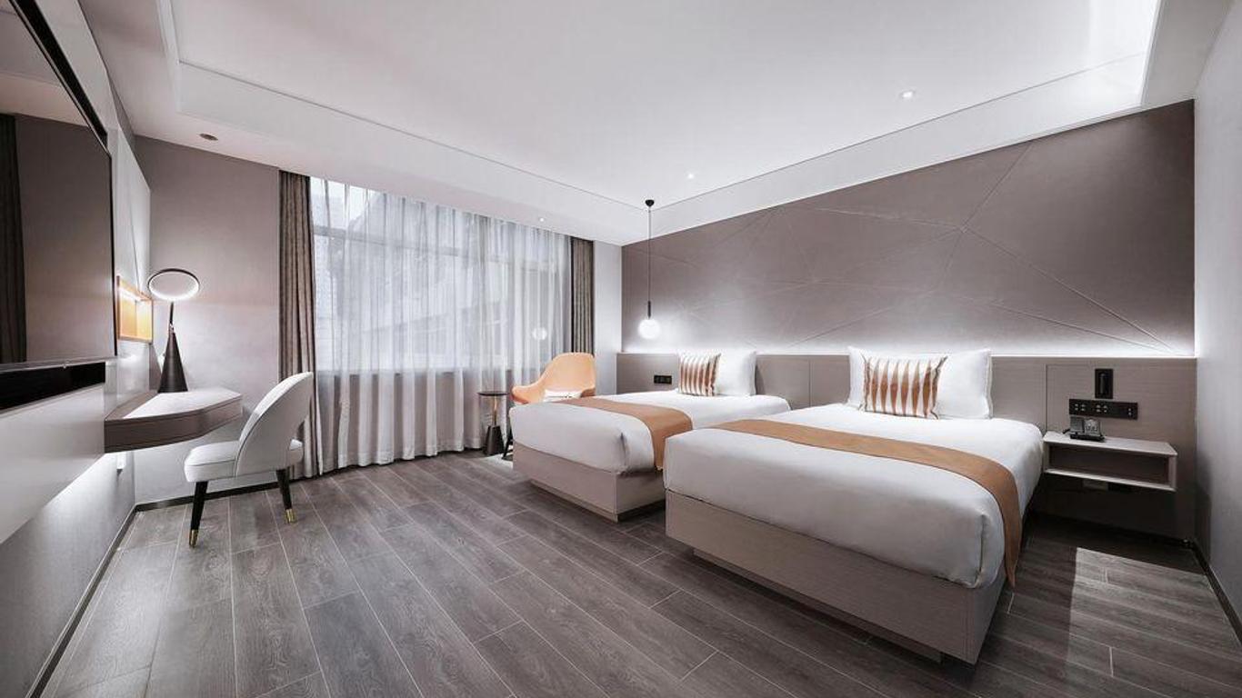 Ibis Styles Dalian Station Hotel
