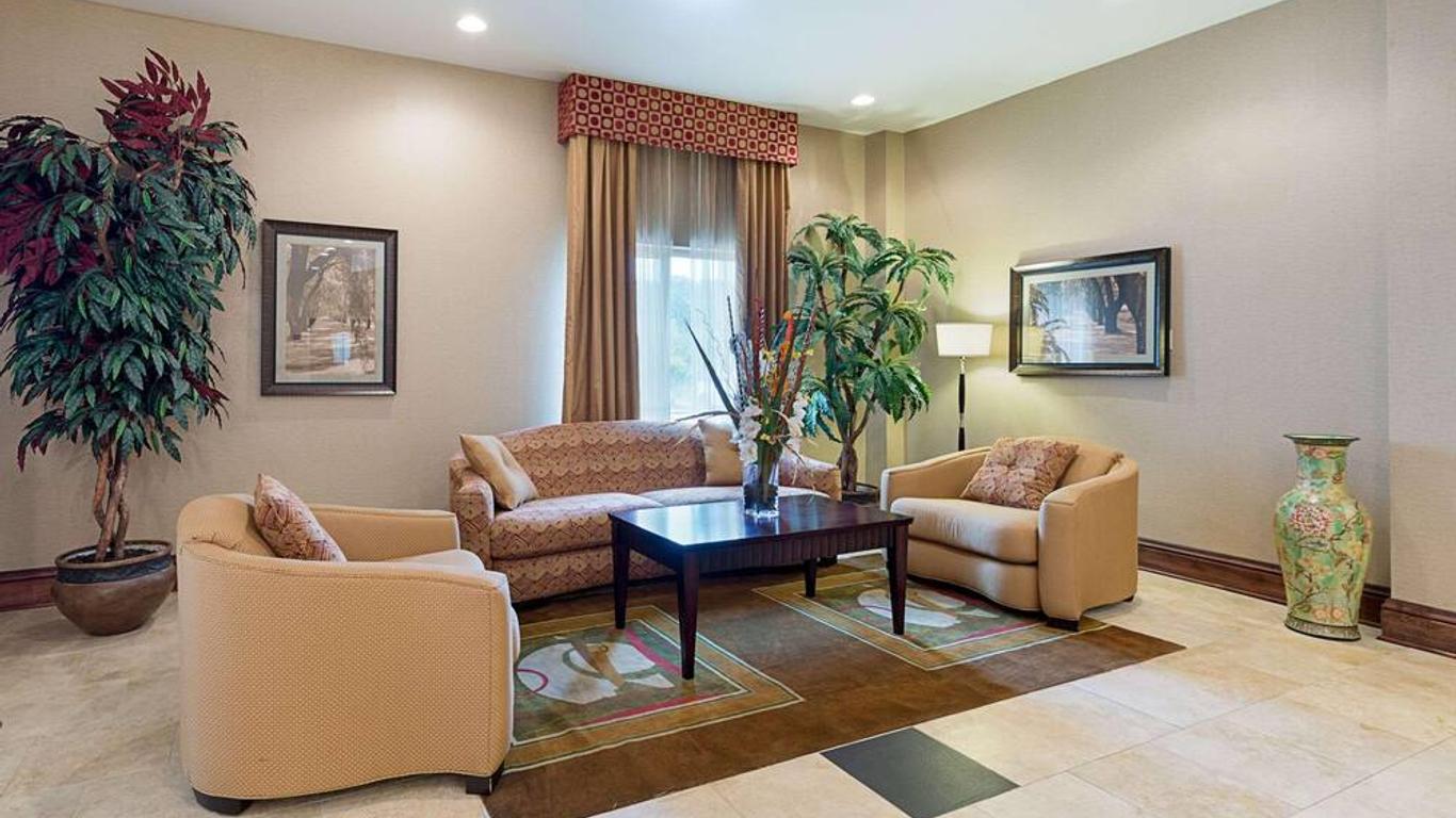 Comfort Suites
