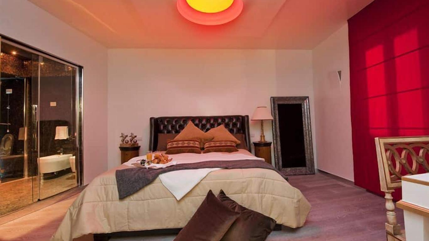 Pantheon Relais