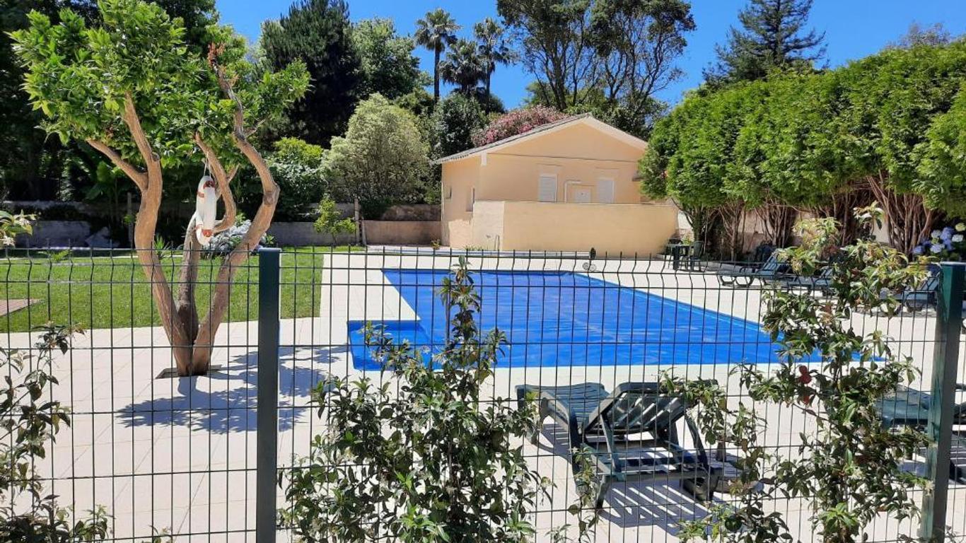 Metro Vilar Suites & Villas