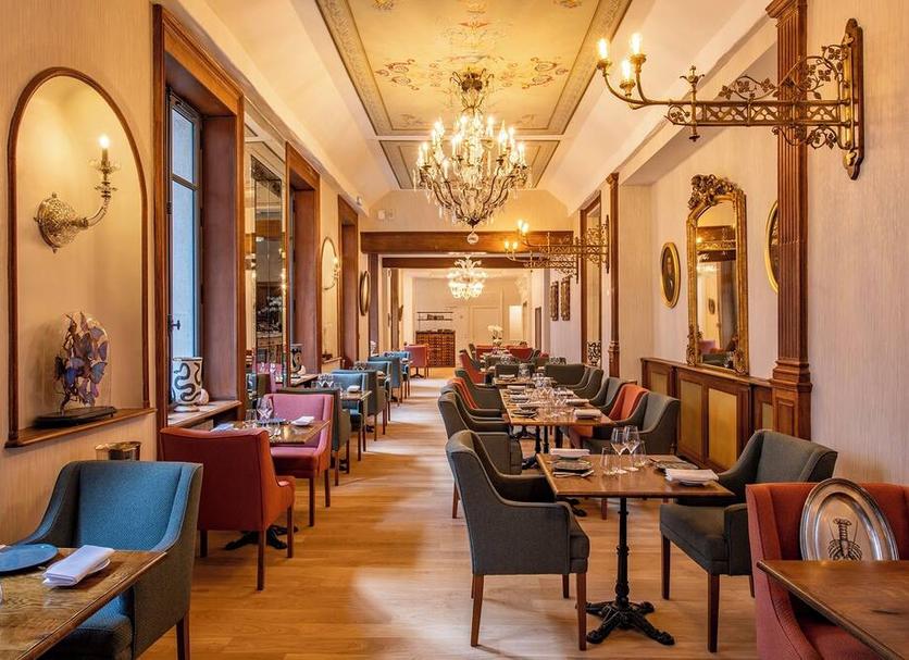Restaurant Photo