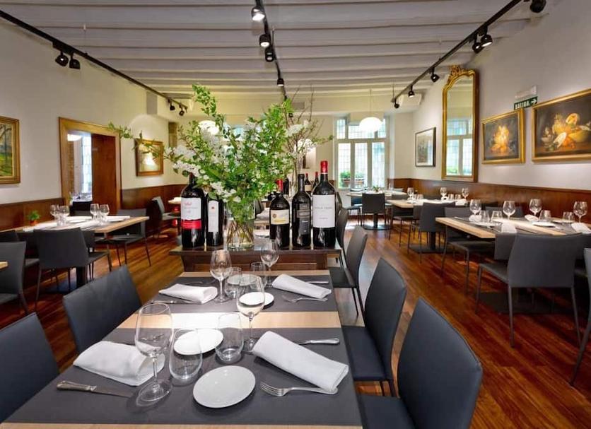 Restaurant Photo