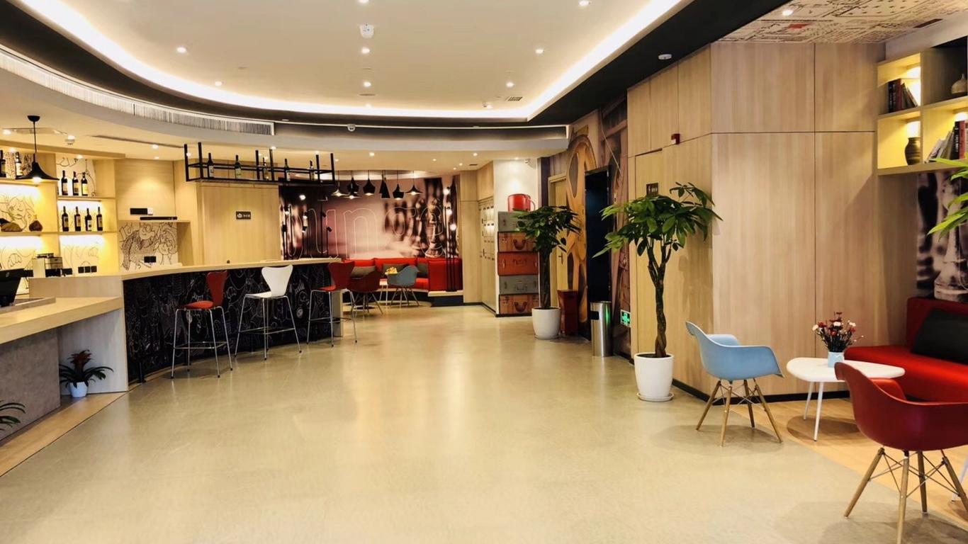 ibis Chengdu East Railway Station Hotel