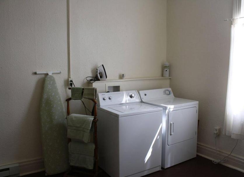 Laundry facility Photo