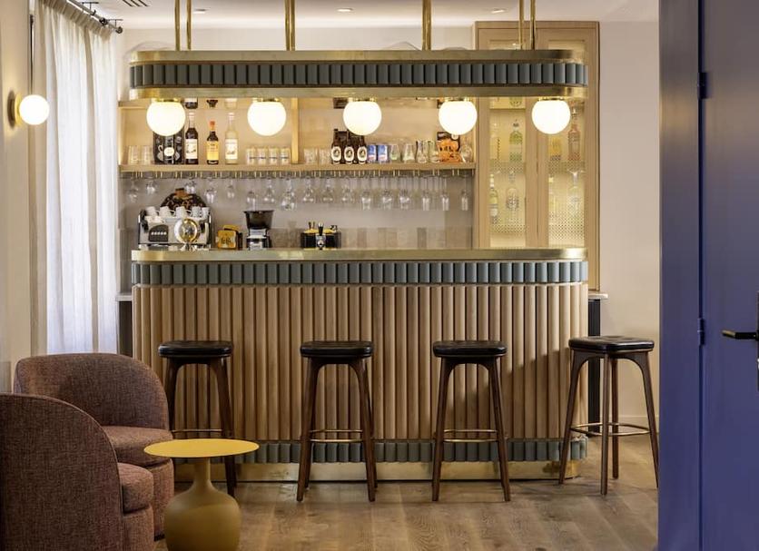 Bar Photo