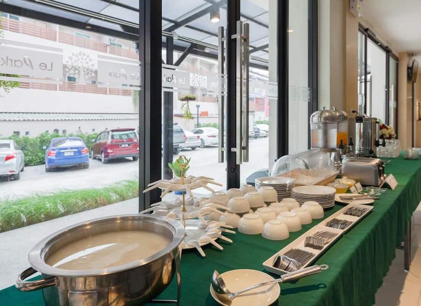 Buffet Photo