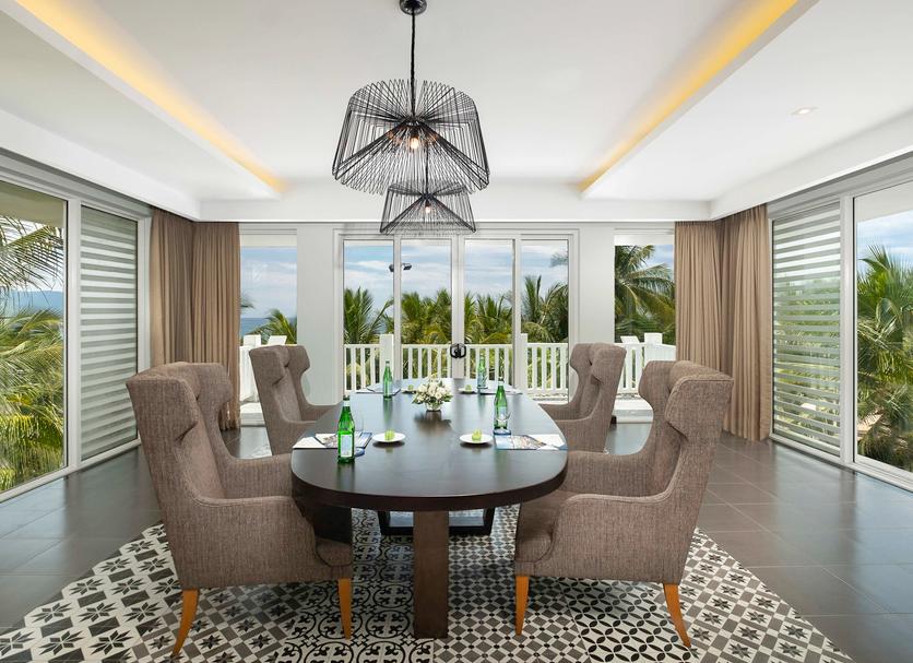 Dining room Photo