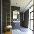 Apparthotel La Girafe in La Penne-sur-Huveaune bathroom with walk-in shower and towel rack