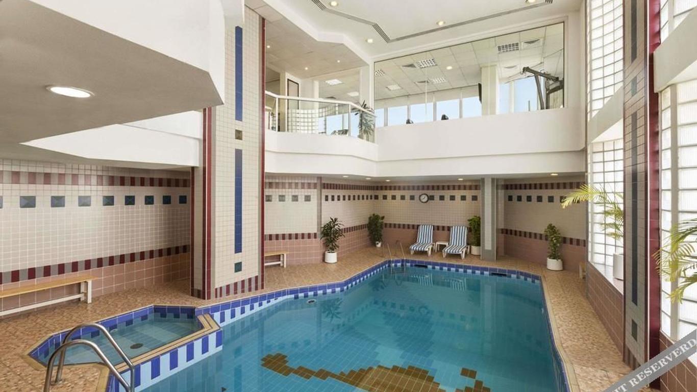 Landmark Suites Hotel