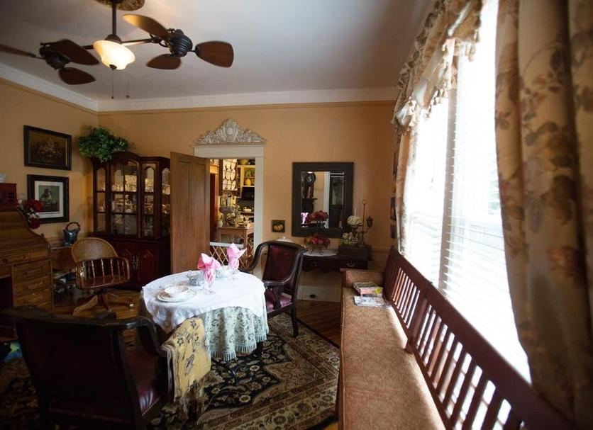 Dining room Photo