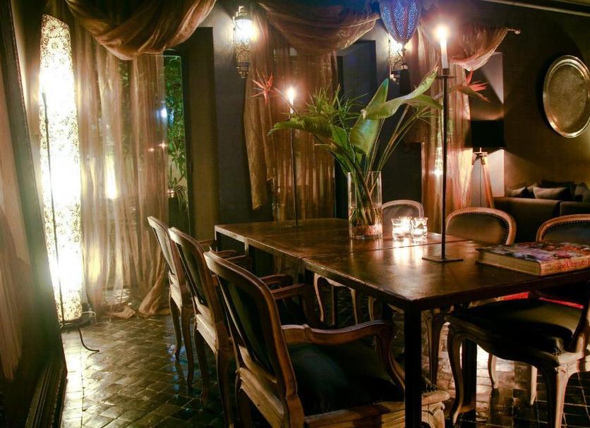 Dining room Photo